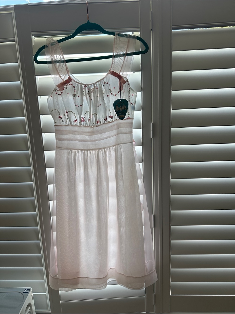 Women’s pink Embroidered Sleeveless Vintage Night gown!   Stanfield S/M
